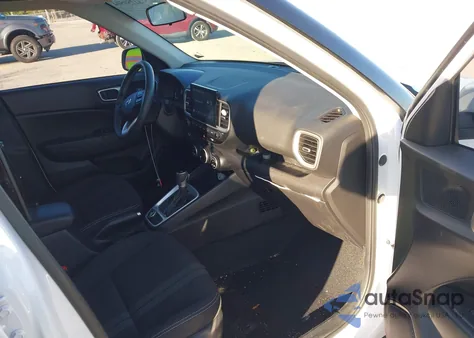 2024 Hyundai Venue Sel z USA, uszkodzony, nr VIN KMHRC8A39RU341064